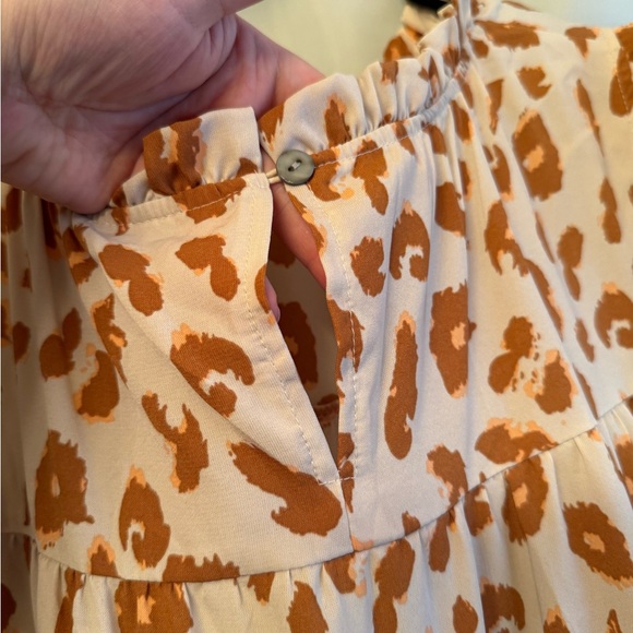 Leopard Print Ruffle Sleeve Dress - Picture 4 of 6